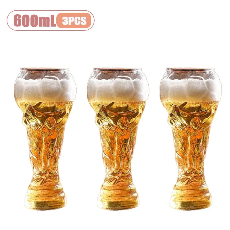Pahar de bere în formă de trofeu 600 ml – design fotbalistic