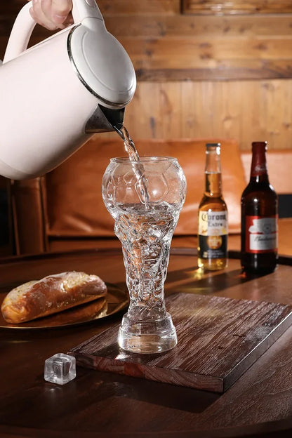Pahar de bere în formă de trofeu 600 ml – design fotbalistic