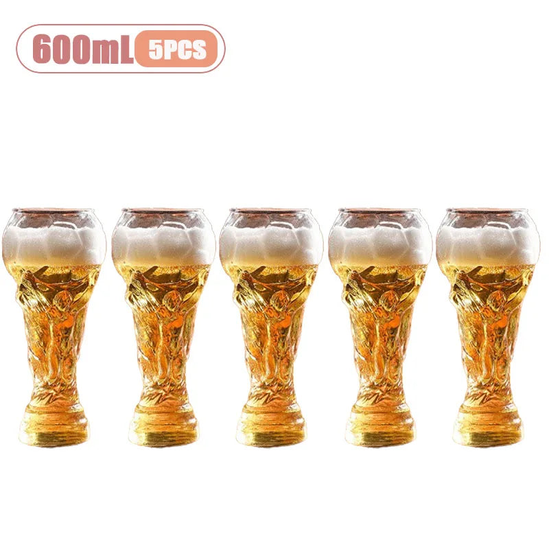 Pahar de bere în formă de trofeu 600 ml – design fotbalistic
