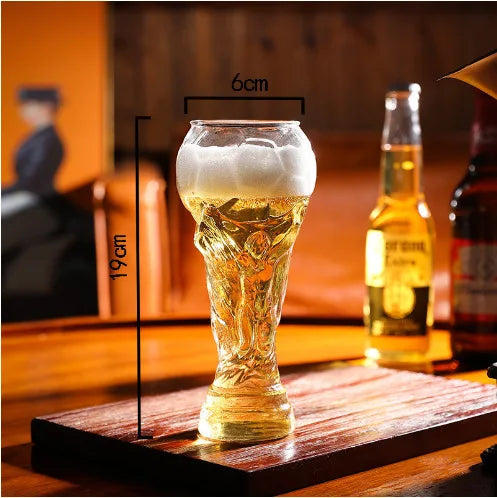 Pahar de bere în formă de trofeu 600 ml – design fotbalistic